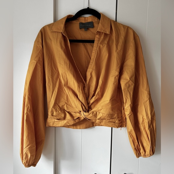 Yellow top with buttons and front knot - Picture 1 of 4